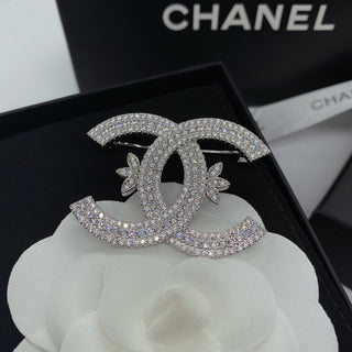 Fashion clover full diamond double C brooch