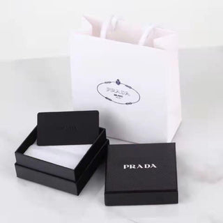 Black and white luxury jewelry box