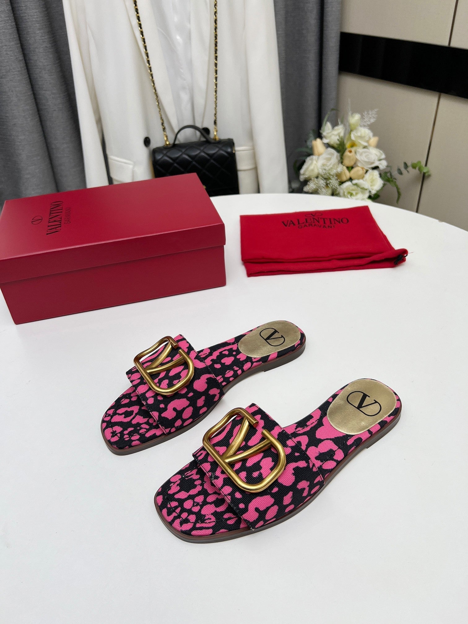 Val New arrival women slippers 01