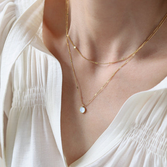 Double White Shell Round Geometric Clavicle Chain