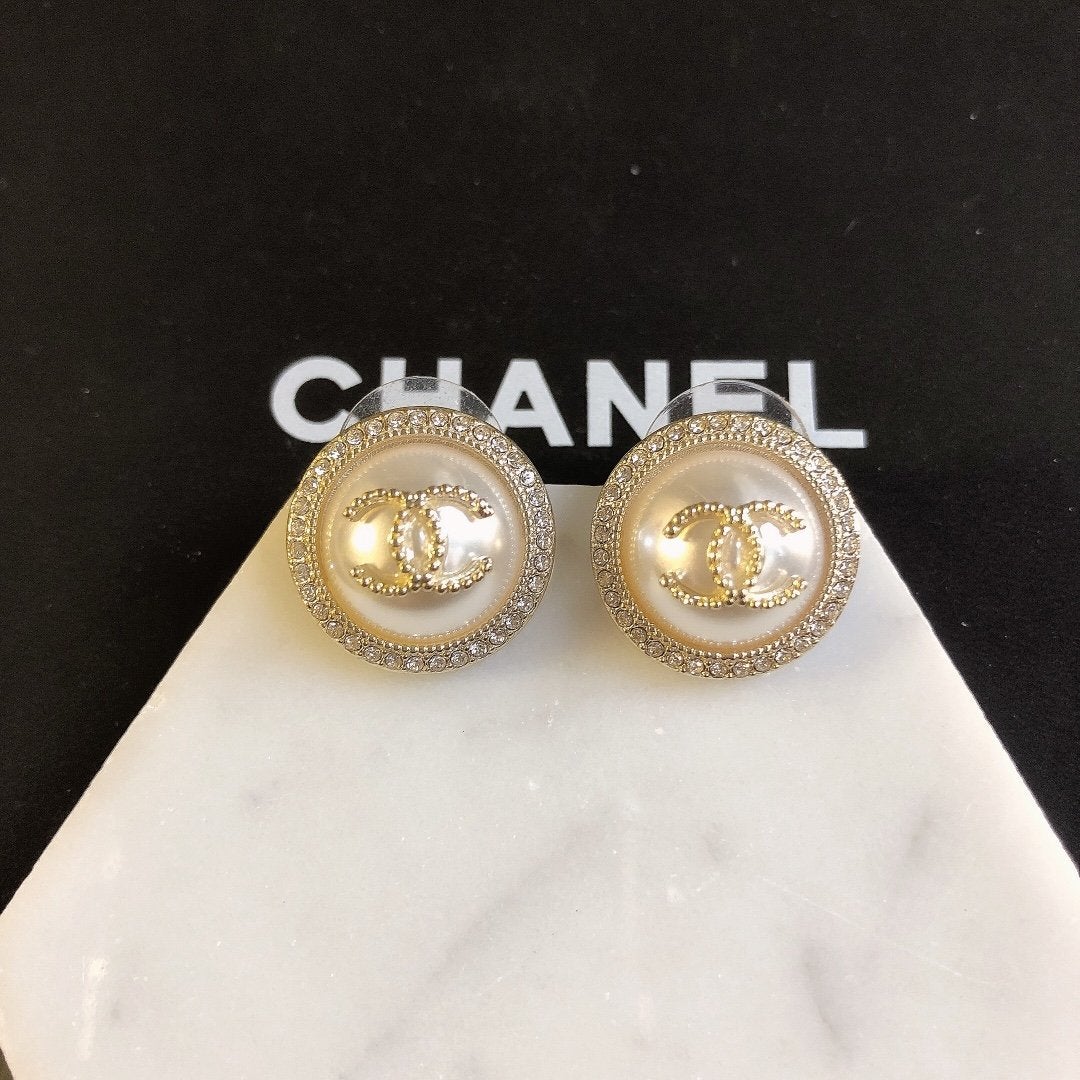 Exquisite round rhinestone earrings