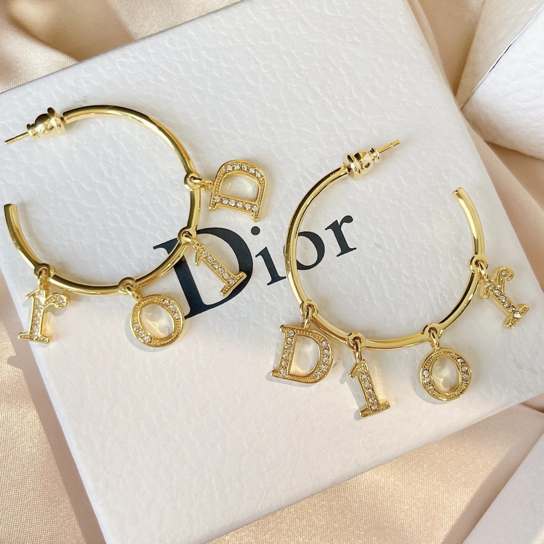 Vintage hook-shaped letter pendant earrings