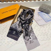 Fashion four-leaf clover chain print scarf