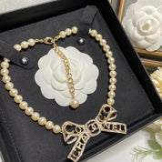 Fashion CC pearl bow necklace