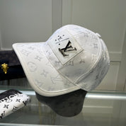 Fashion four-leaf clover embroidery baseball cap