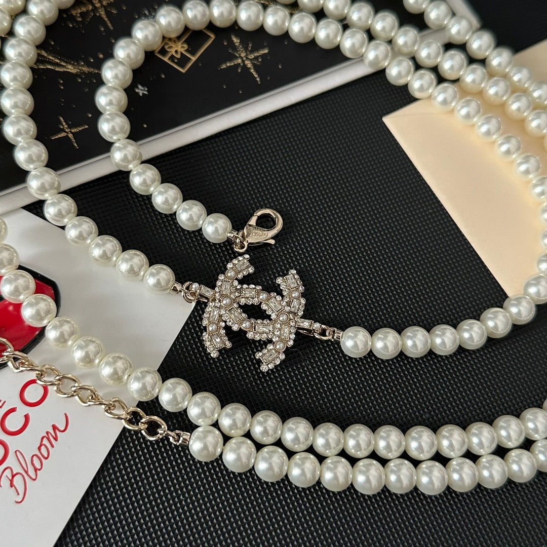 Fashion double CC pearl pendant necklace